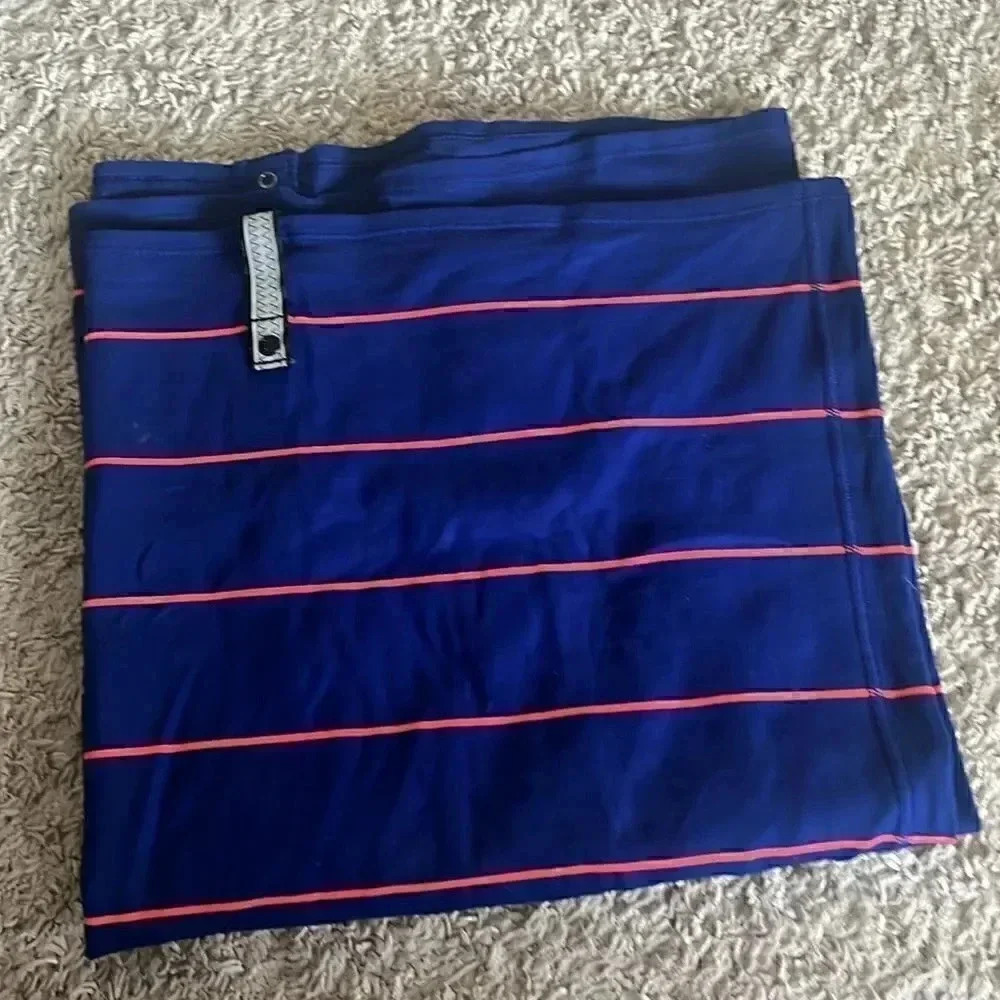 Lululemon funnel scarf / E34